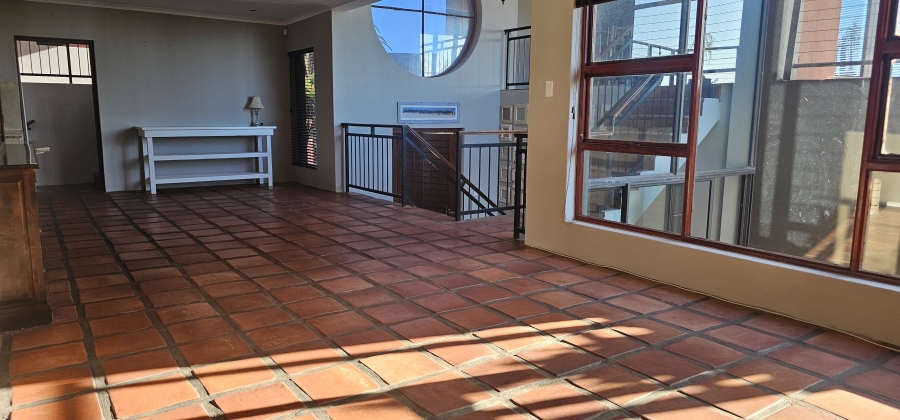 6 Bedroom Property for Sale in Middedorp Western Cape